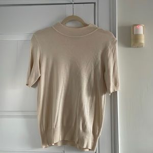 Short sleeve sweater
